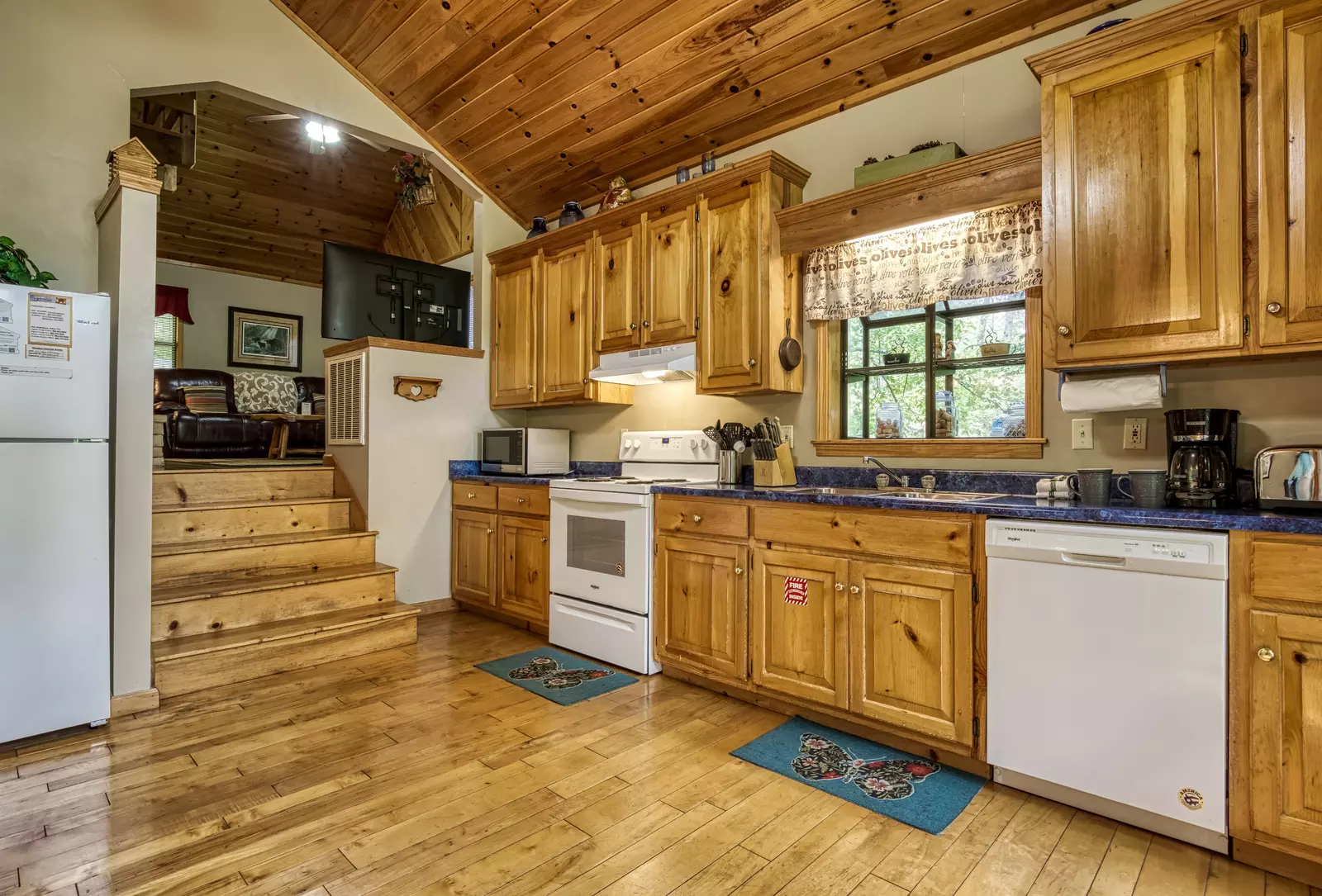 Allen Hideaway fully furnished kitchen