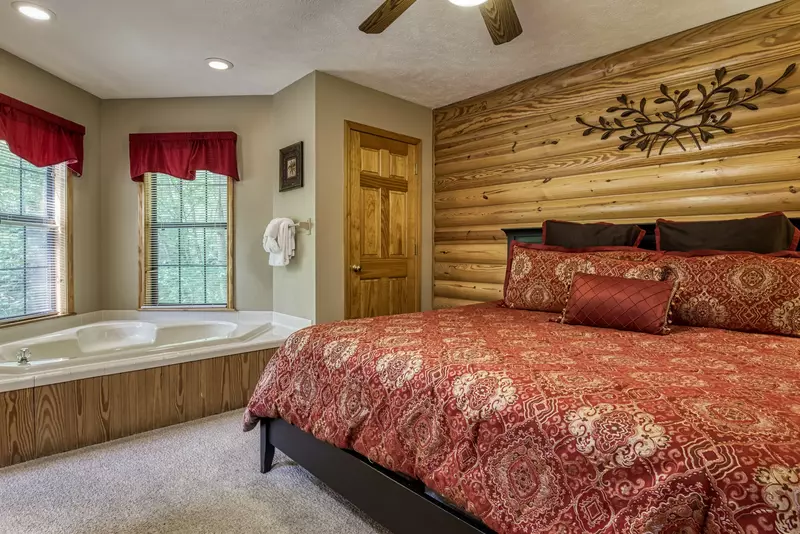 Allen Hideaway bedroom one with king size bed