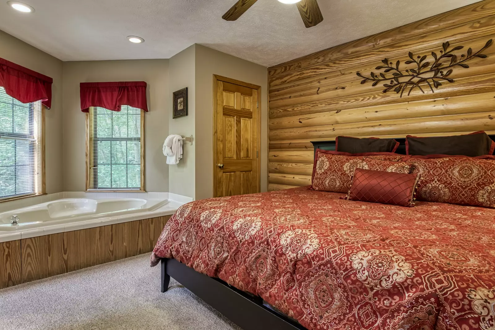 Allen Hideaway bedroom one with king size bed