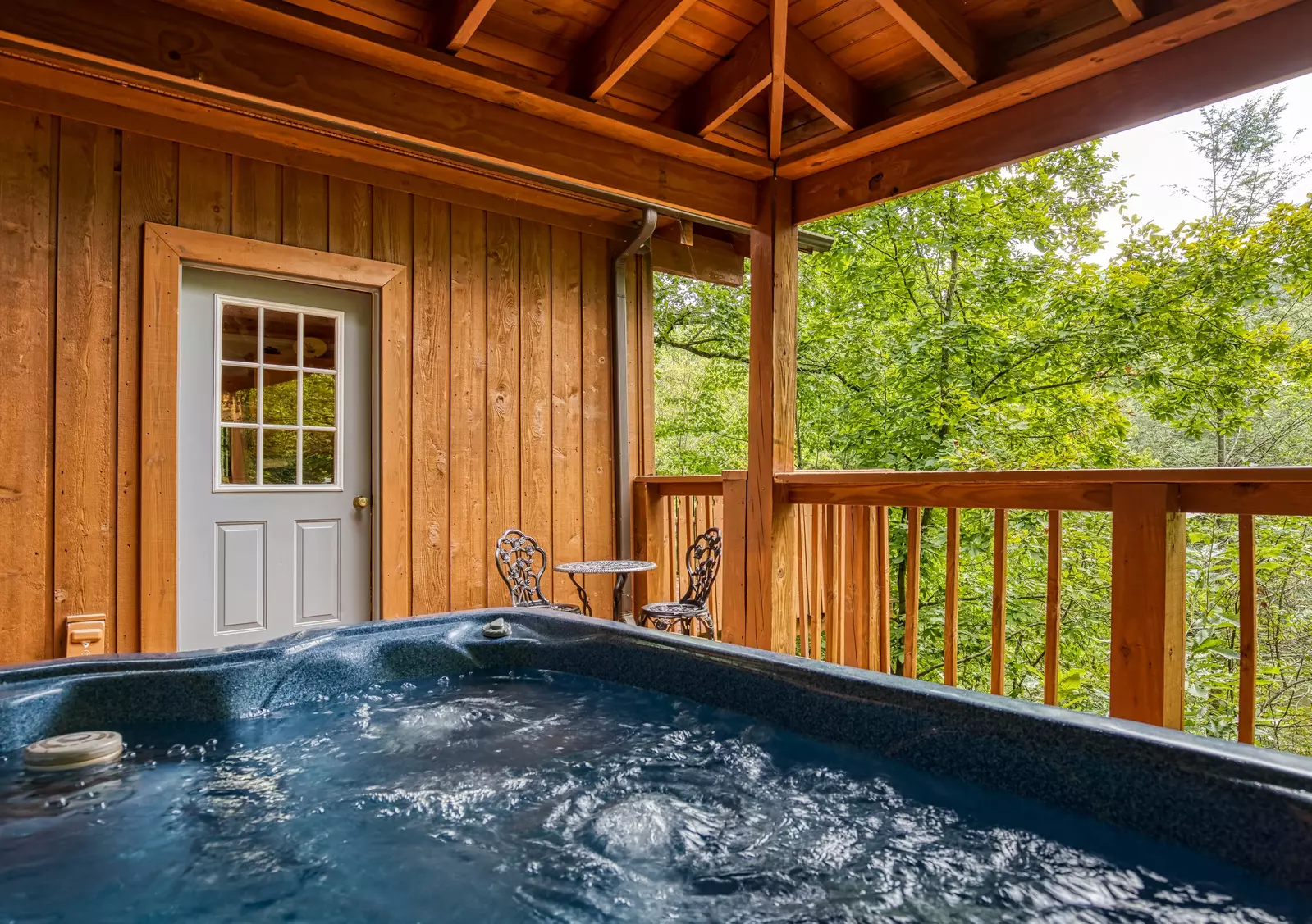 Allen Hideaway hot tub