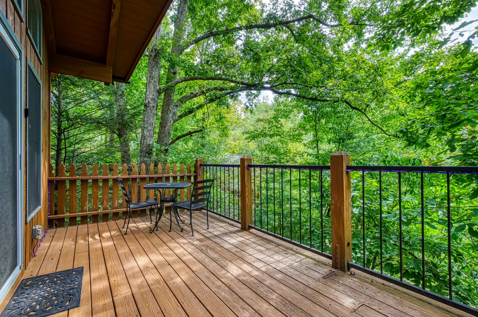 Allen Hideaway back deck