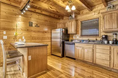 Amazing Grace fully furnished kitchen