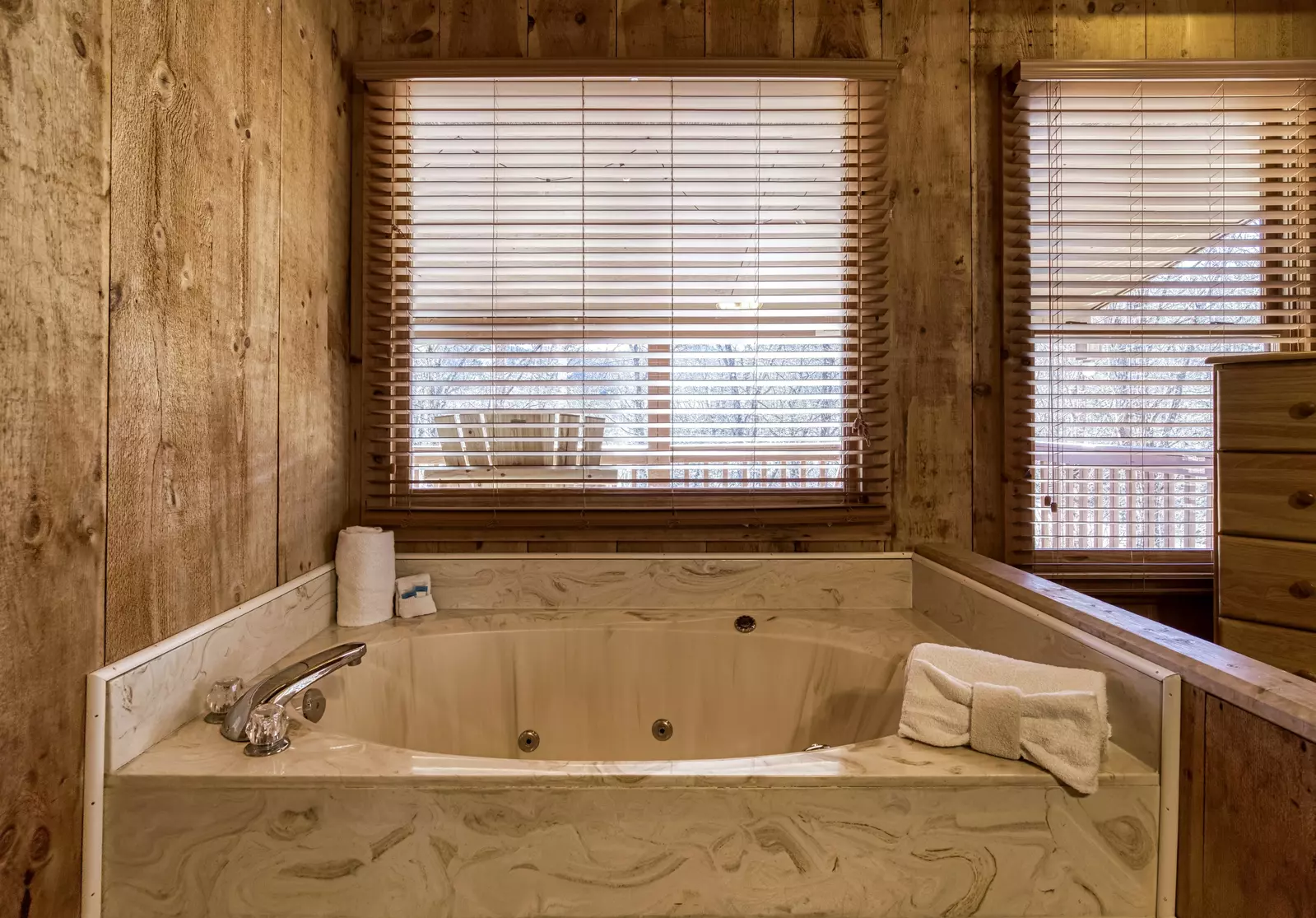 Autumn Colors bedroom with en suite whirlpool tub