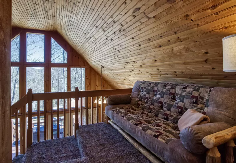 Autumn Colors upper level loft area