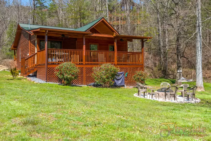 Bear Run covered back deck