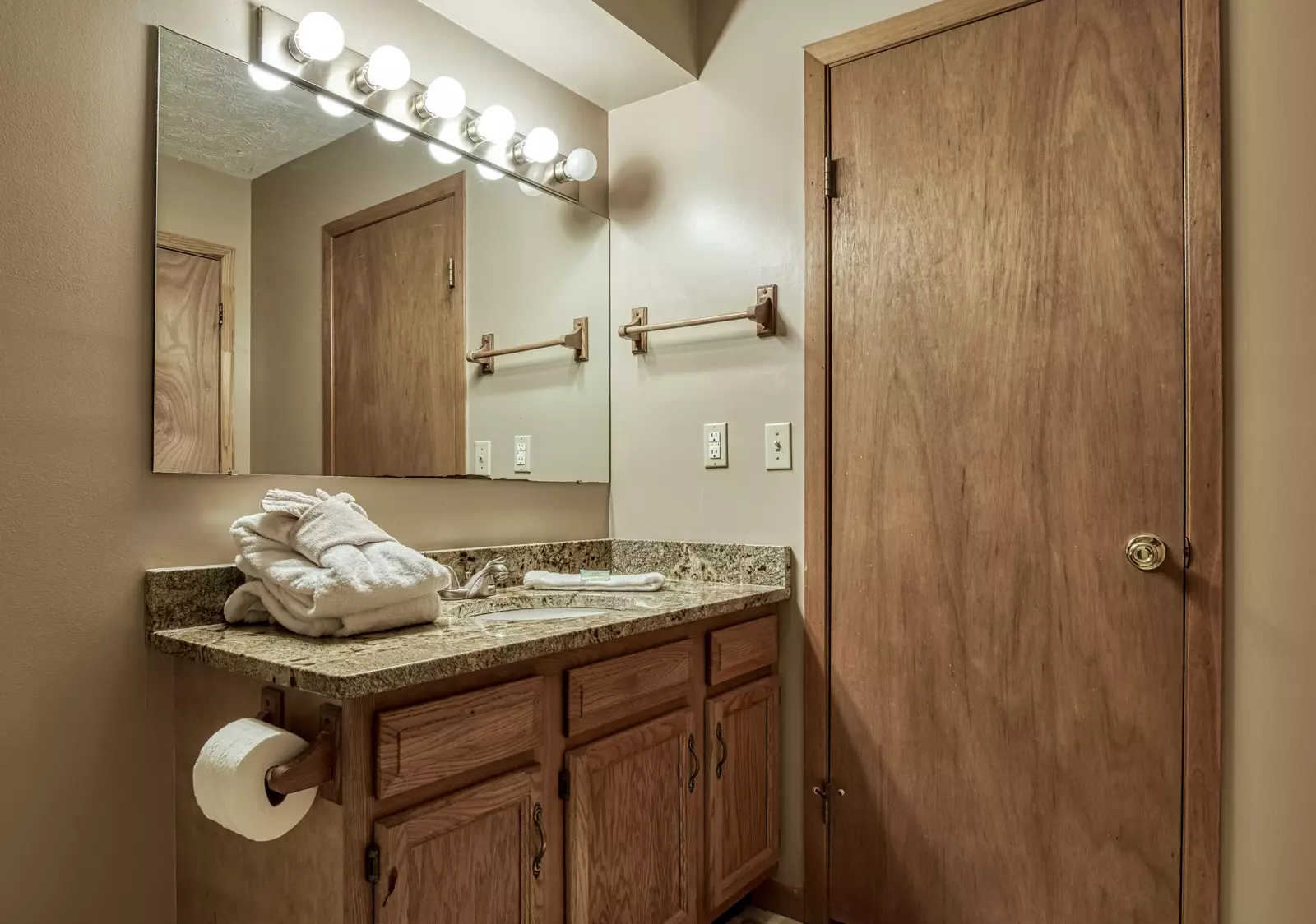 Builtmore Hideaway bathroom