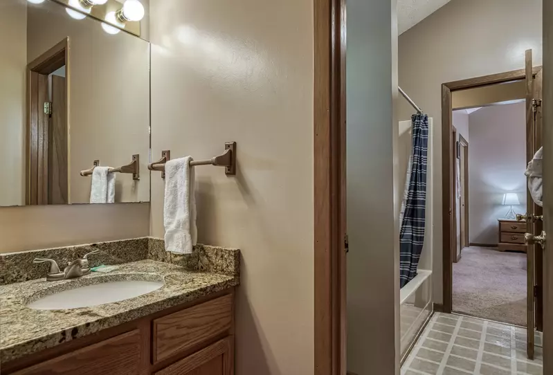 Builtmore Hideaway bathroom