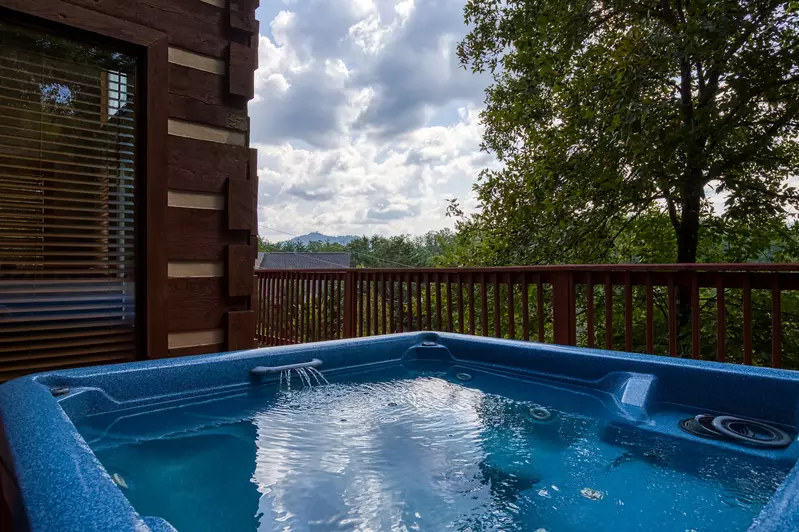 Builtmore Hideaway hot tub