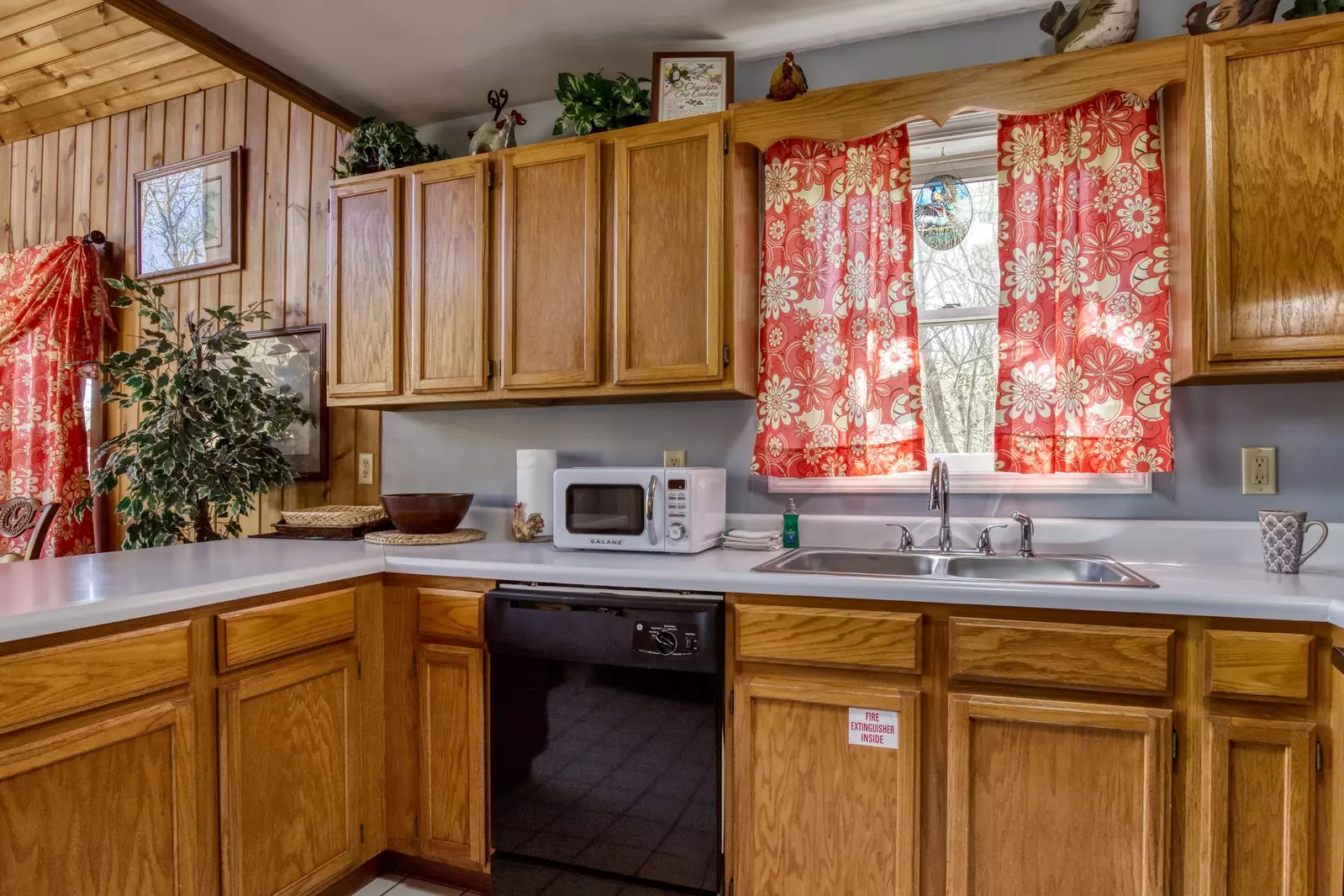 Emerald Forest - Fully furnished kitchen