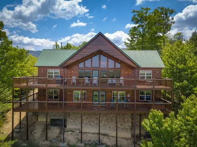 Getaway Mountain Lodge arial view