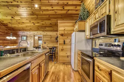 Getaway Mountain Lodge fully furnished kitchen