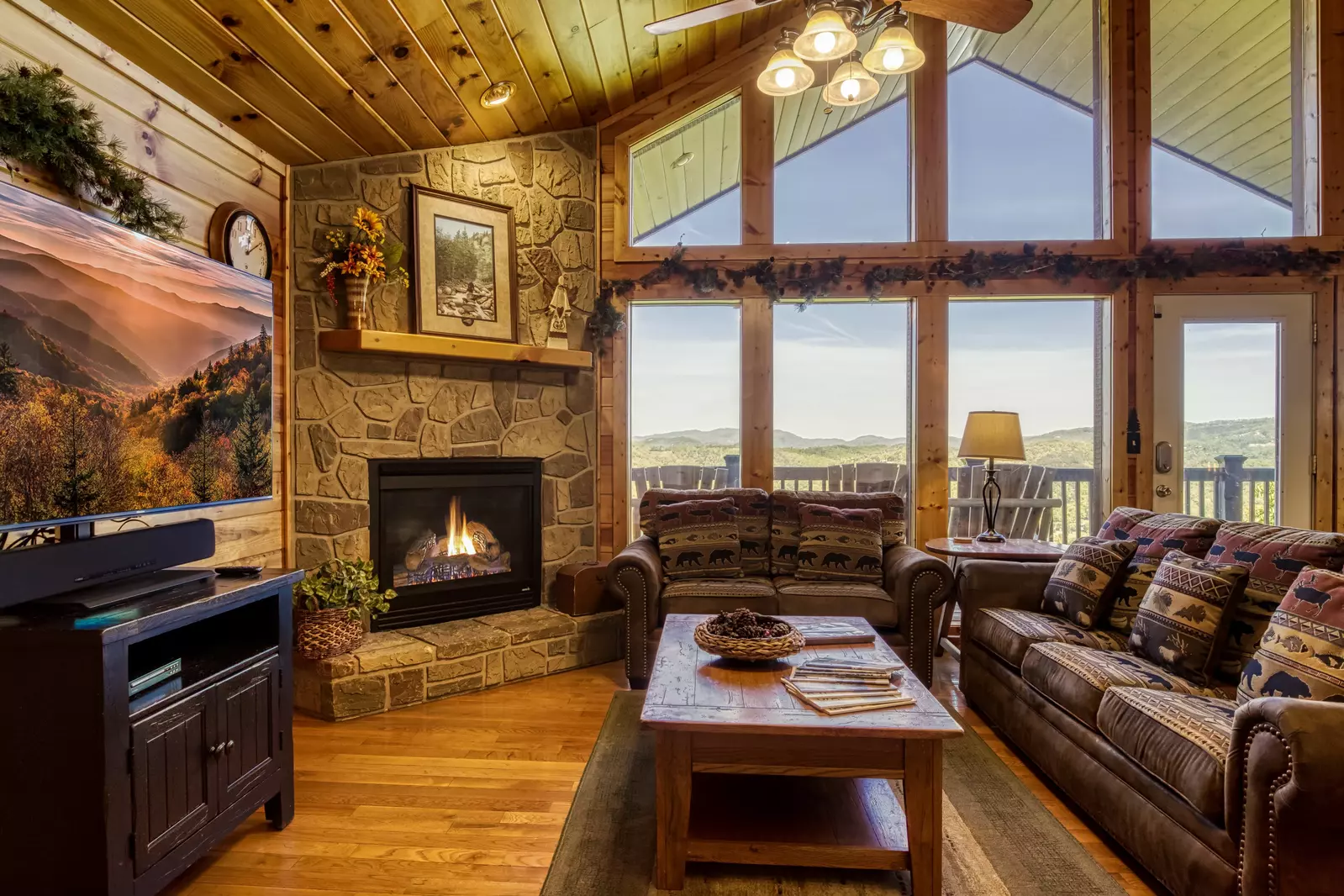 Getaway Mountain Lodge living room with floor to ceiling windows