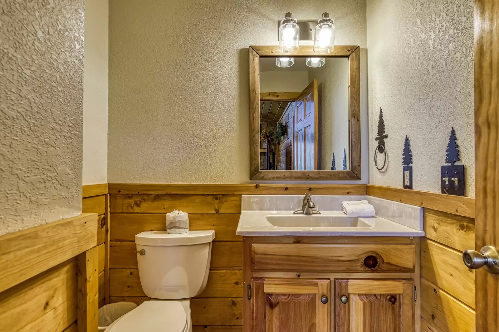 Getaway Mountain Lodge main level half bath