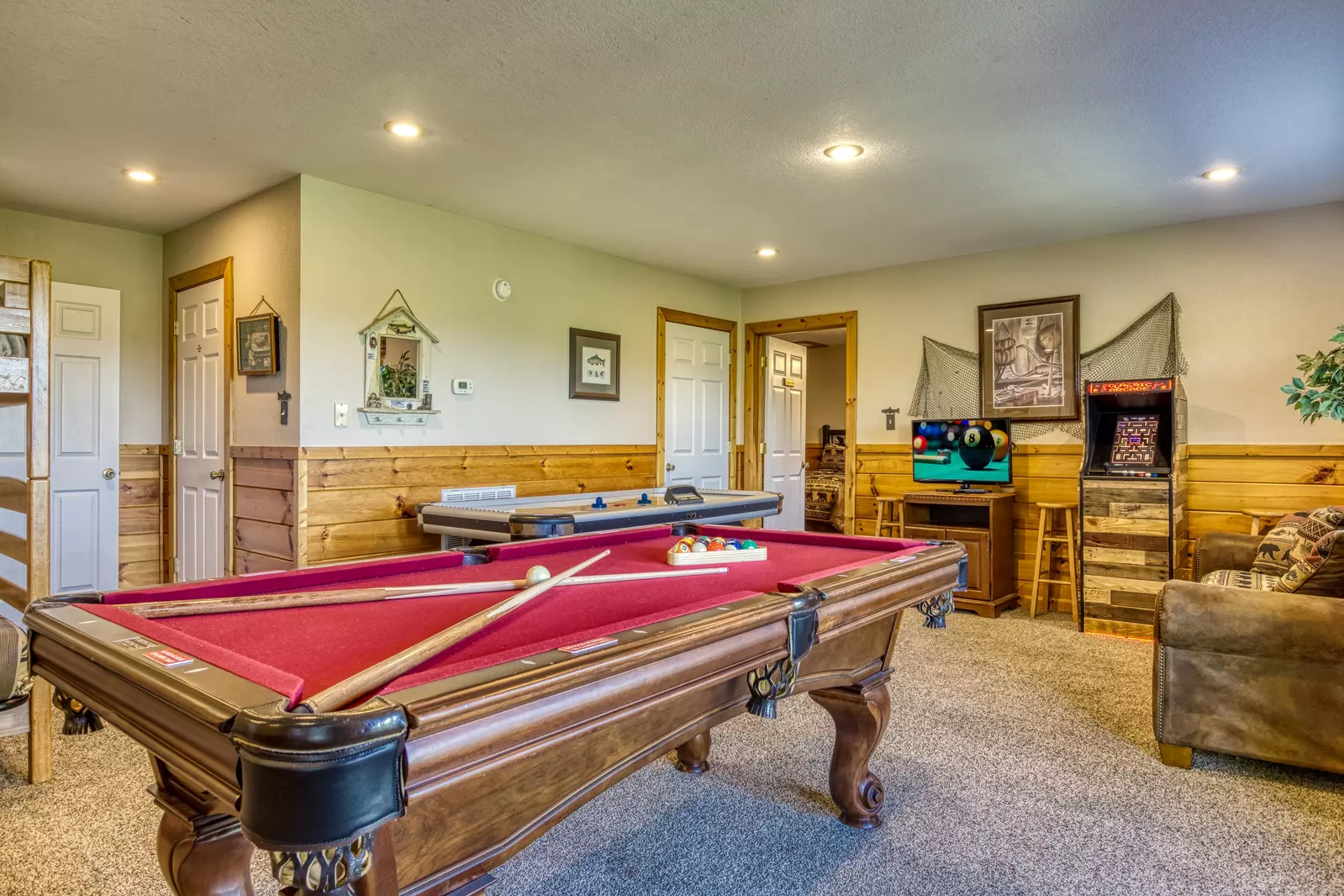 Getaway Mountain Lodge lower level game room with pool table