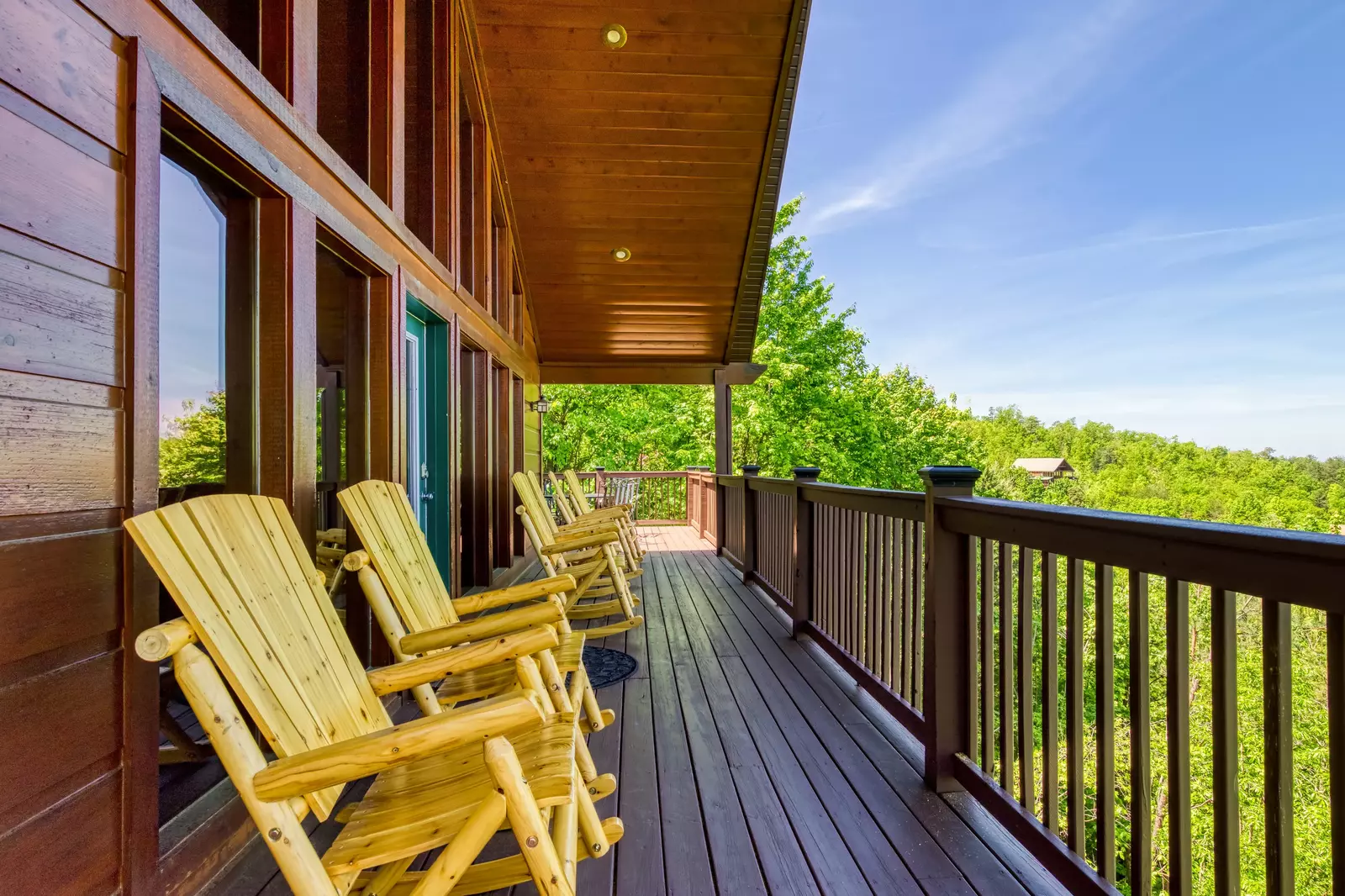 Getaway Mountain Lodge front deck with rocking chairs