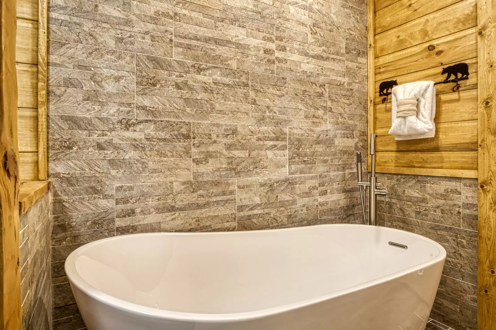 Honeymoon Hideaway bathroom with spa soaking tub