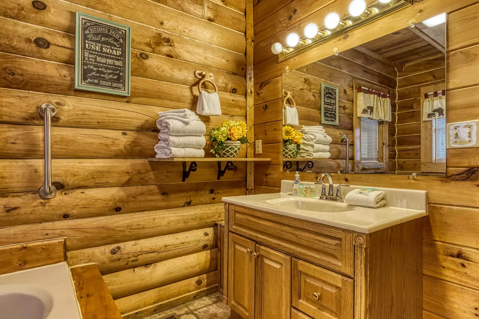Honey Dreams main level bathroom with single vanity