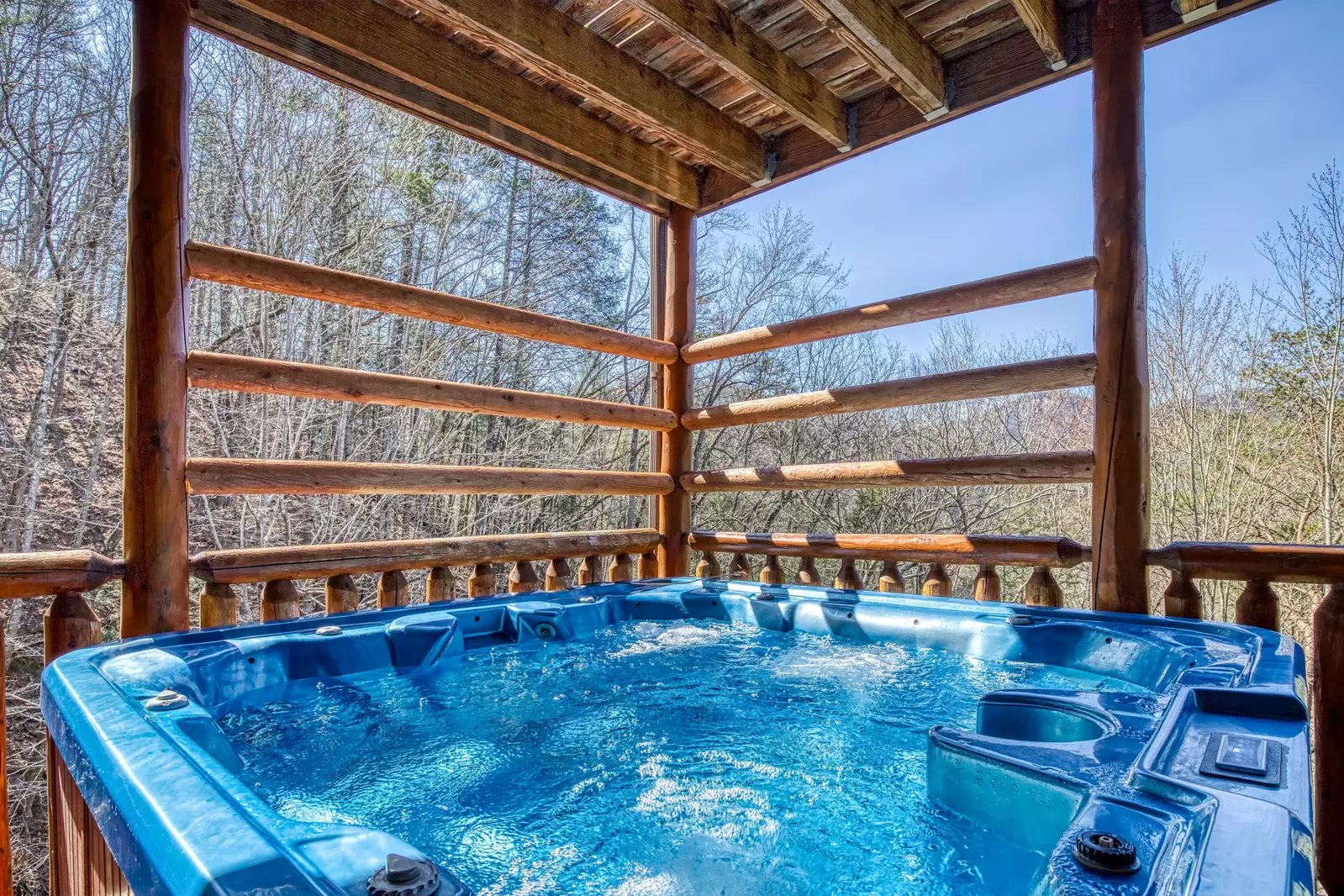 Katies Lodge hot tub