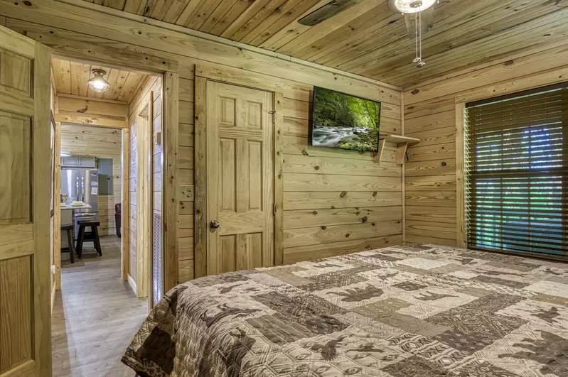 Little Piece of Heaven - Bedroom 1 with 43-inch TV