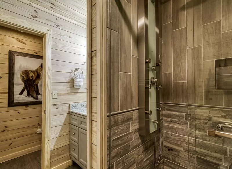 Little Piece of Heaven - Bathroom 1 with walk-in spa shower