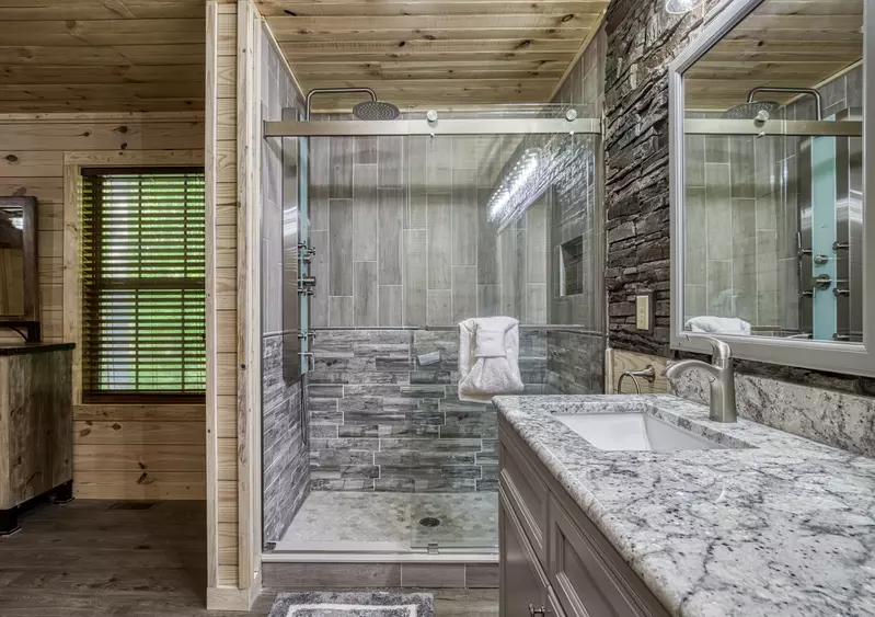 Little Piece of Heaven - Bathroom 2 with walk-in spa shower
