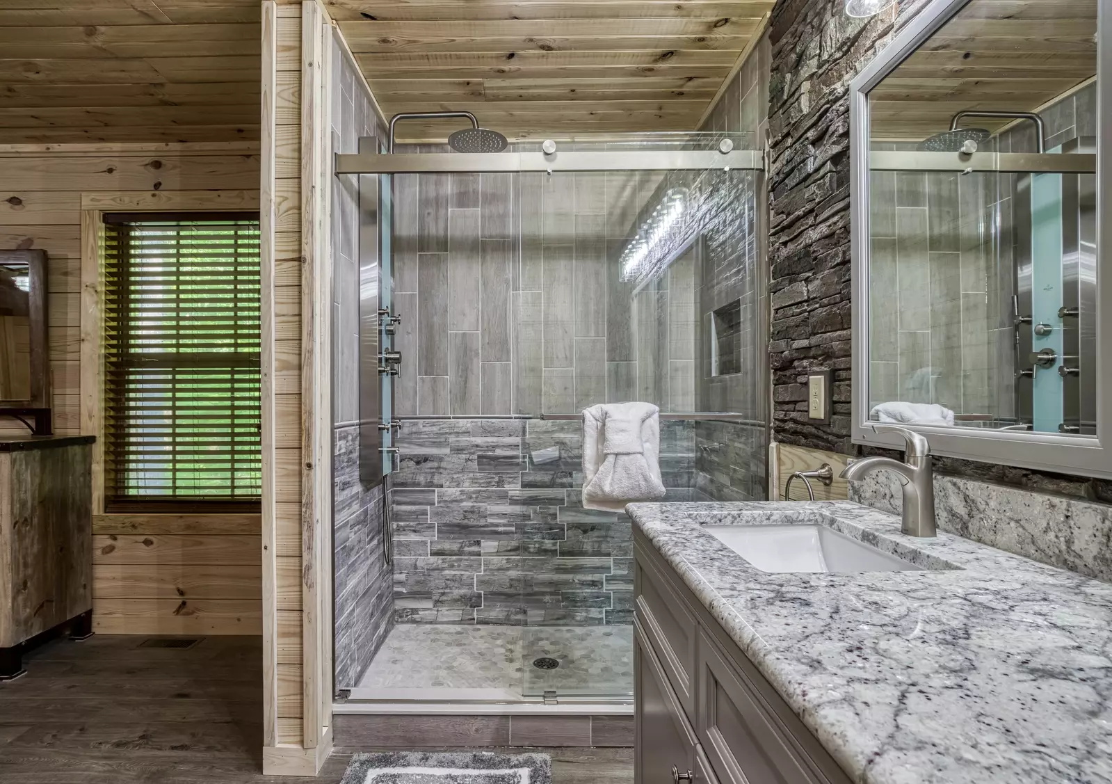 Little Piece of Heaven - Bathroom 2 with walk-in spa shower