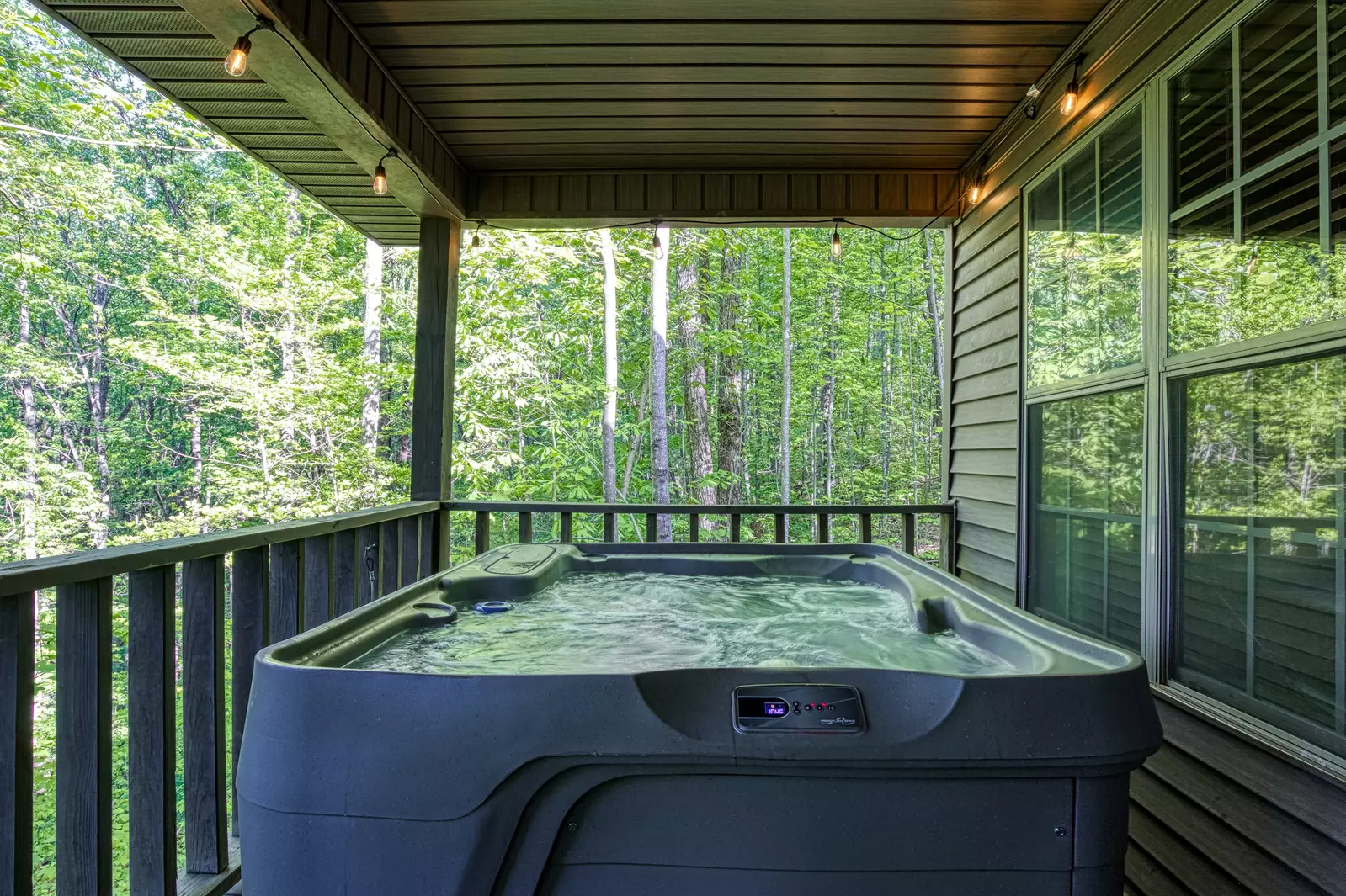 Pigeon Forge Vacation Rental with a Hot Tub - Little Piece of Heaven - Hot Tub on covered back deck