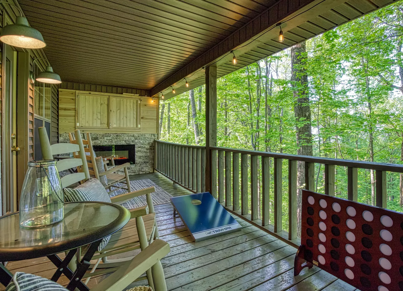 Little Piece of Heaven - Covered back deck with year round electric fireplace