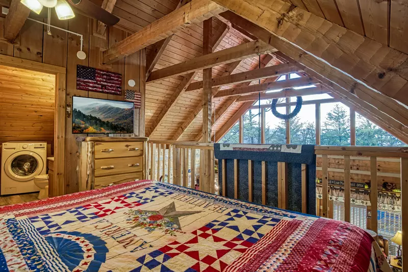 Old Glory loft area bedroom