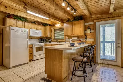 Outskirts of Heaven - Fully furnished kitchen