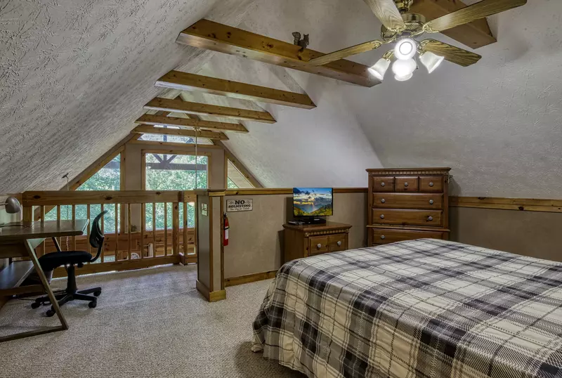 Squirrels Nest loft bedroom