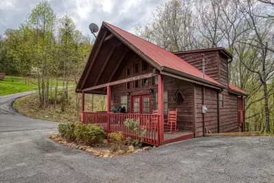 Sweet Mountain Aire - Parking area