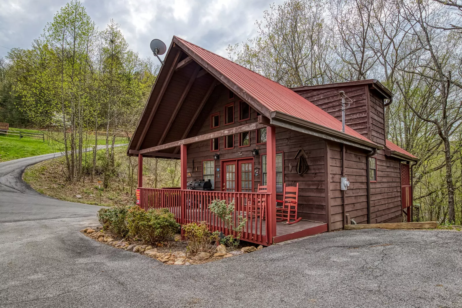 Sweet Mountain Aire - Parking area