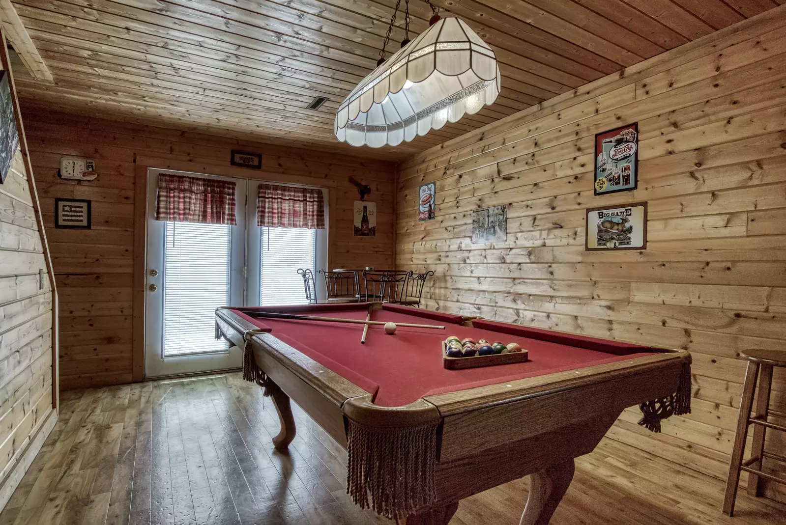 Sweet Mountain Aire - Lower level game room with pool table