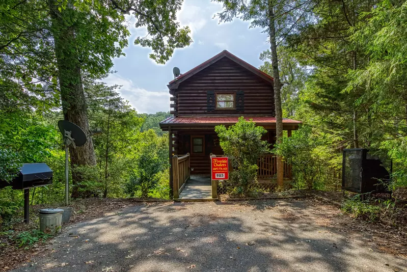 Tennessee Twilight Cabin parking area