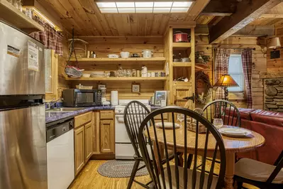 Tennessee Twilight Cabin fully furnished kitchen