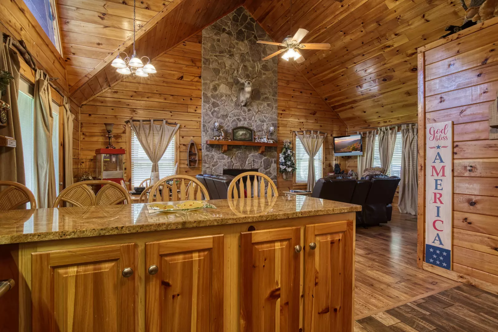 Three Bears - Kitchen and living room
