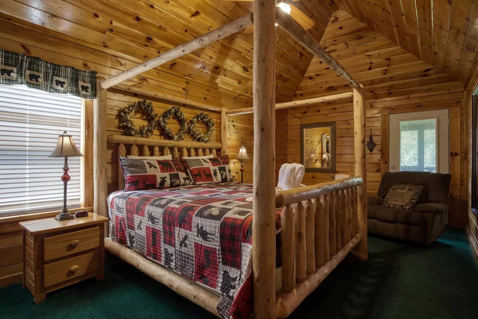 Three Bears - King size four poster log bed