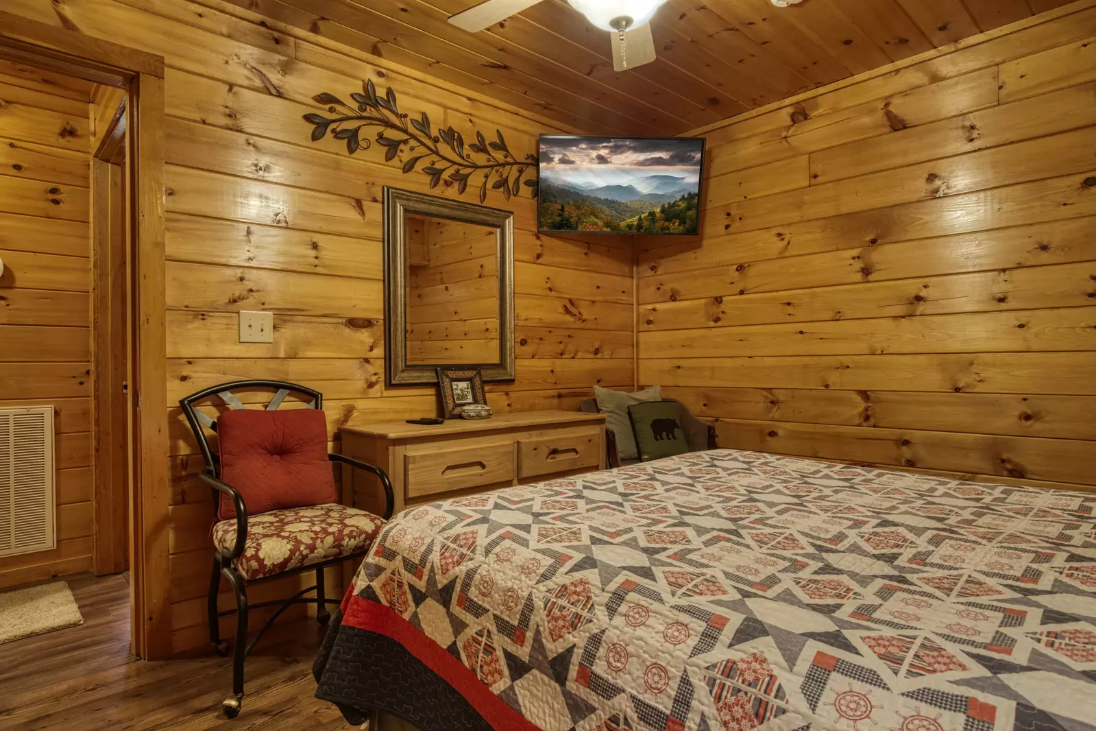 Three Bears - Lower level bedroom