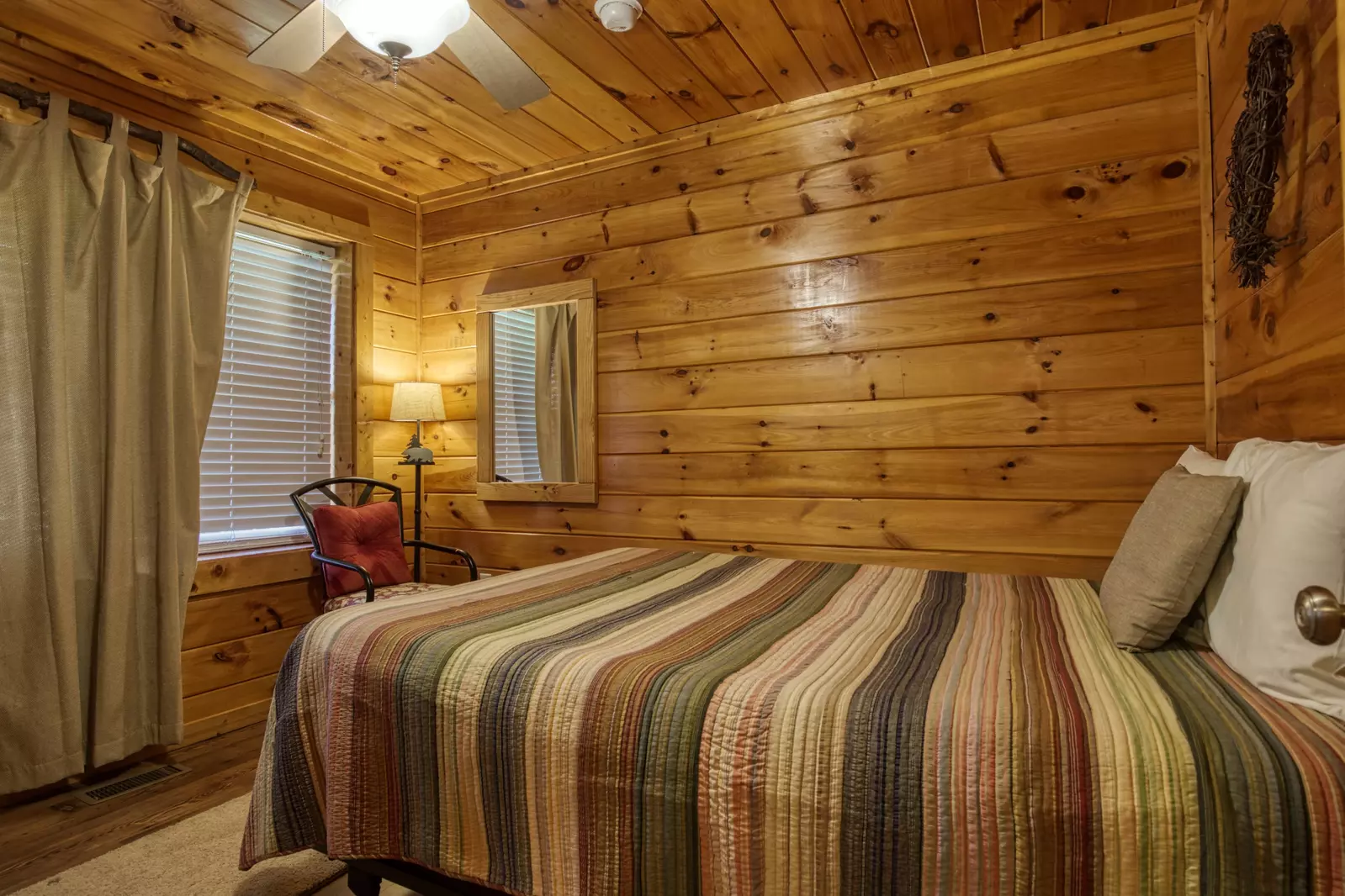 Three Bears - Lower level bedroom with queen size bed