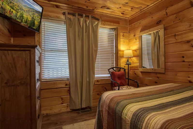 Three Bears - Lower level bedroom