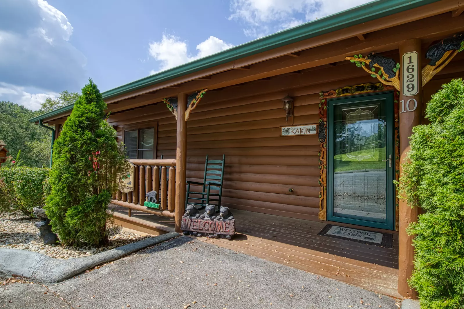 Three Bears - Covered entry deck