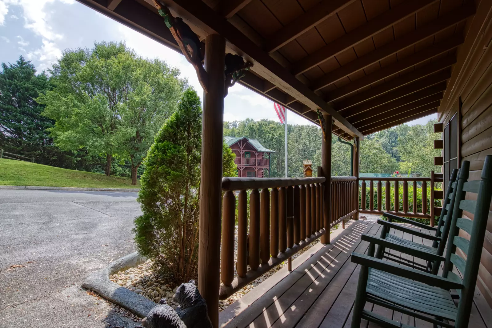Three Bears - Covered entry deck and parking area