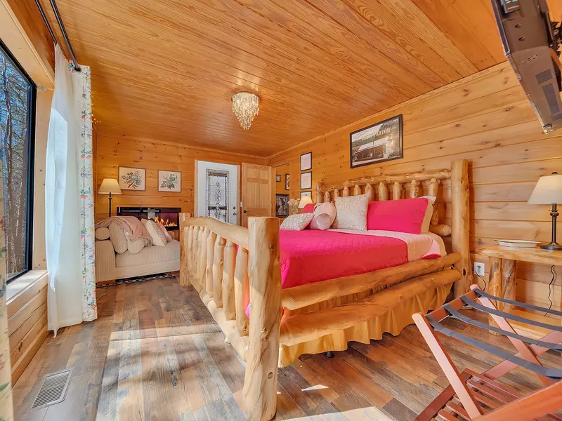 Property image, Exterior, of Cottage In The Pines #297