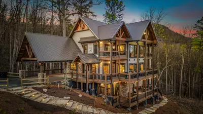 Property image, Interior, of Holy Smokes Pool Lodge