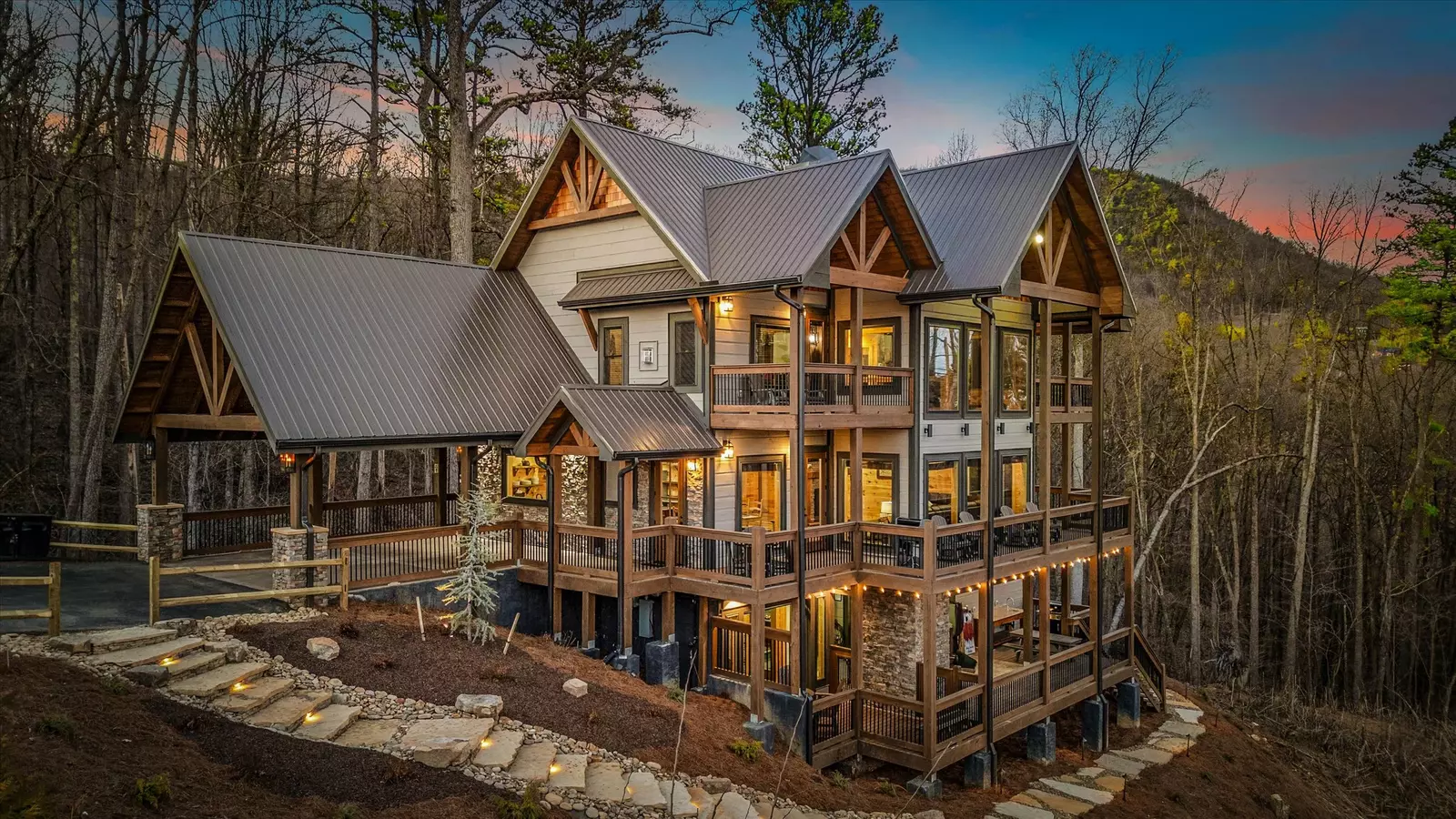 Property image, Interior, of Holy Smokes Pool Lodge