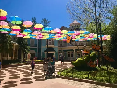 umbrella sky at dollywood