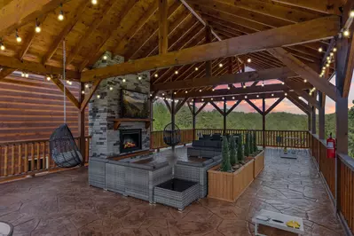 Splash Mountain Lodge