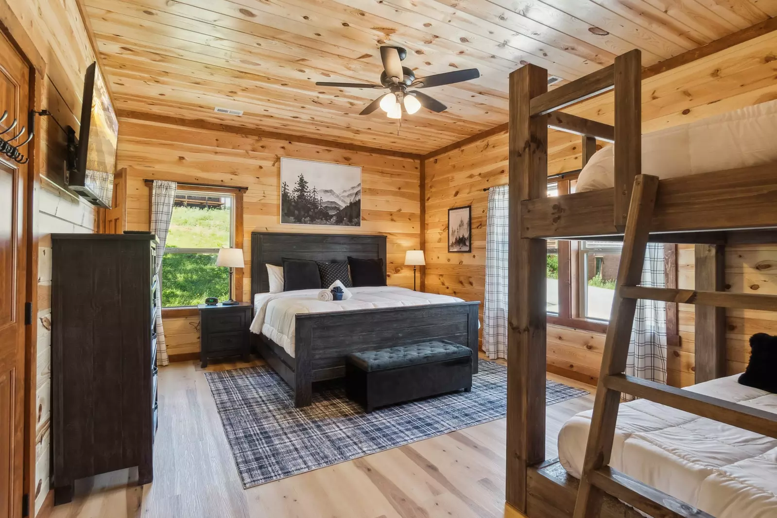 Splash Mountain Lodge