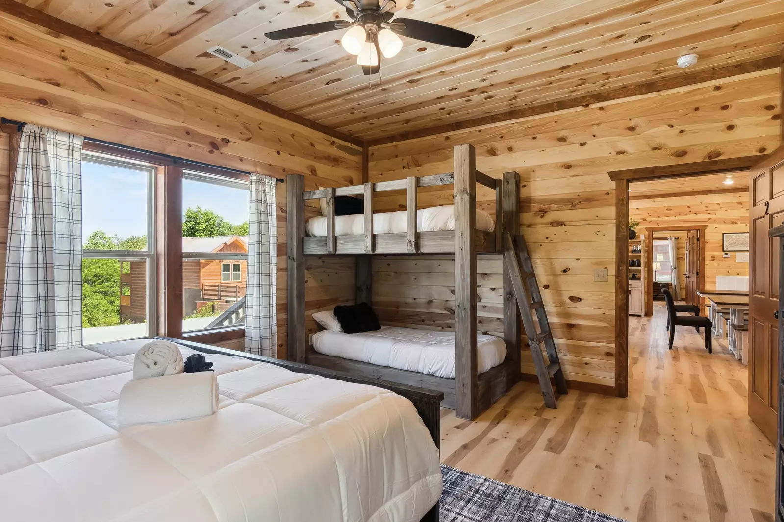 Splash Mountain Lodge